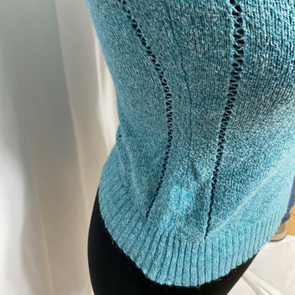 PrAna cable light weight sweater in a beautiful turquoise. Excellent condition - Picture 4 of 10